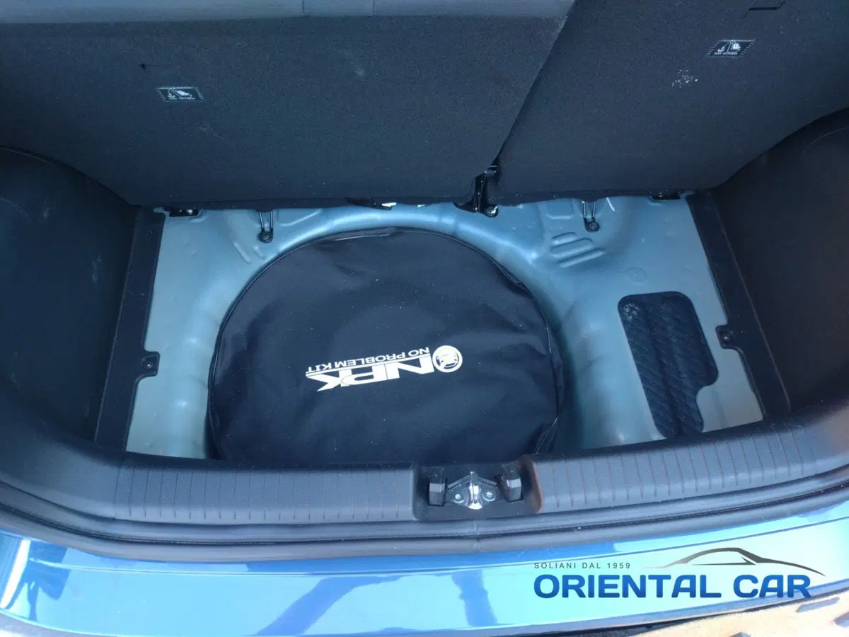 Hyundai i10 usata a La Spezia (11)