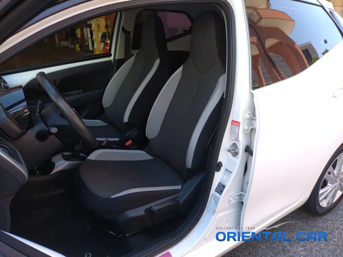 Toyota Aygo usata a La Spezia (13)