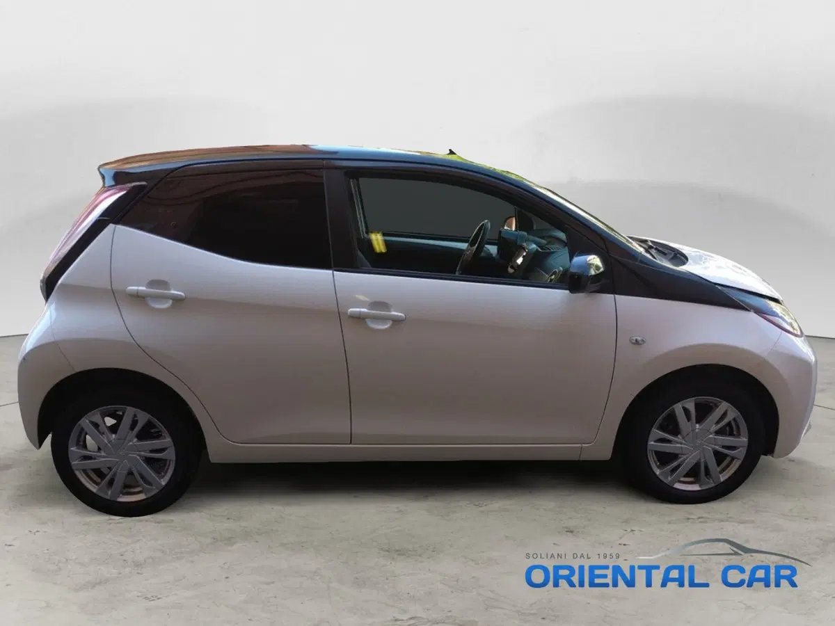 Toyota Aygo usata a La Spezia (7)