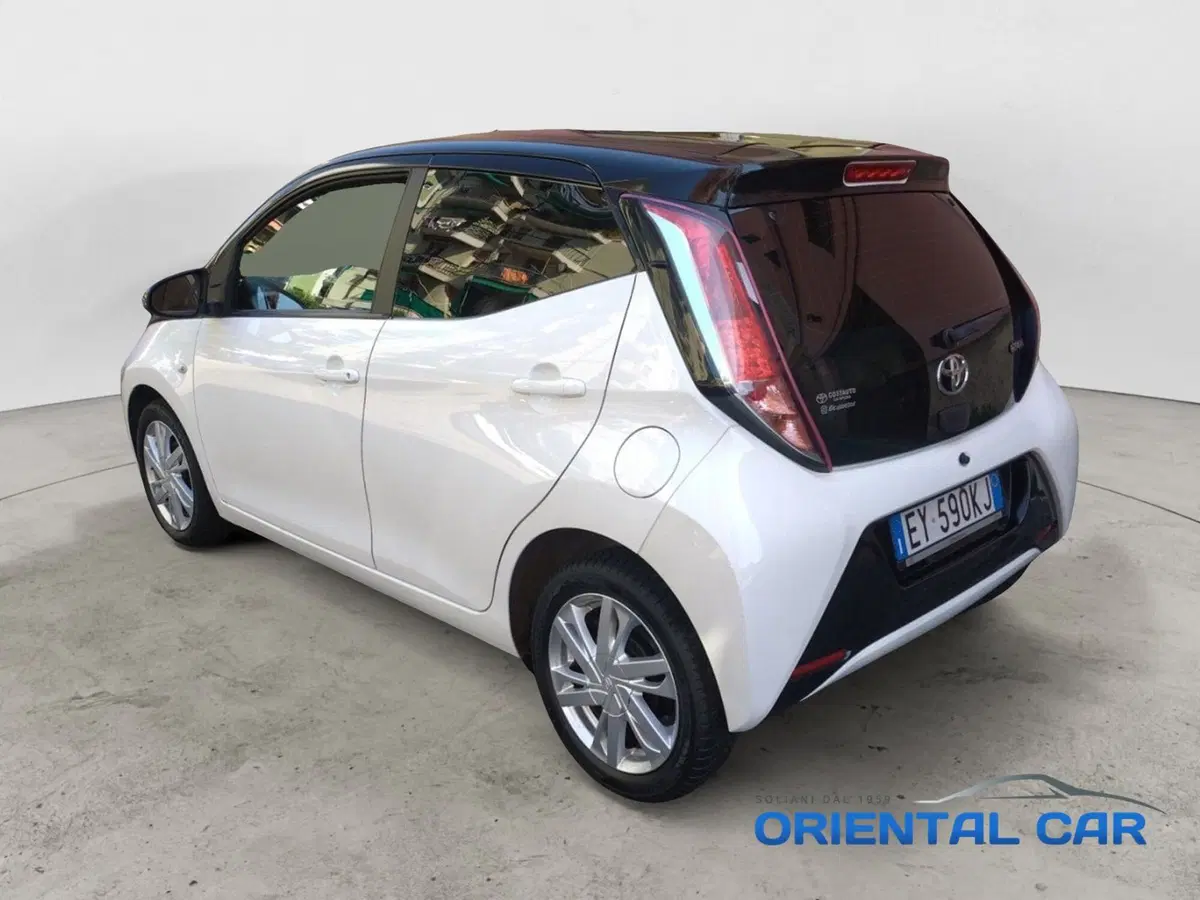 Toyota Aygo usata a La Spezia (8)