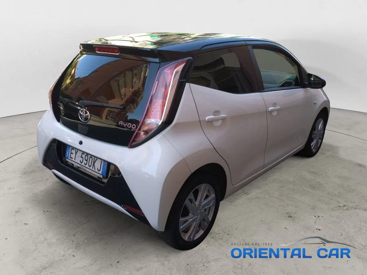 Toyota Aygo usata a La Spezia (9)