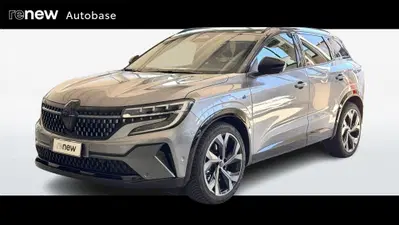 Renault Austral 1.2 full hybrid Iconic Esprit Alpine 200cv auto del 2023 usata a Albignasego