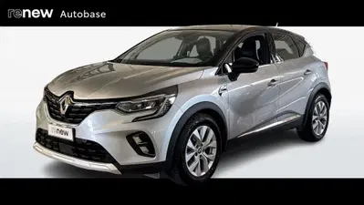 Renault Captur Plug-in Hybrid E-Tech 160 CV Intens del 2021 usata a Albignasego