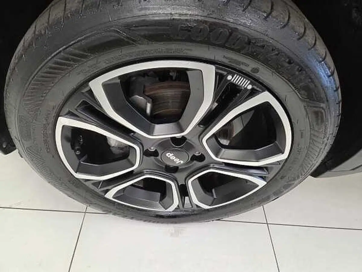 Jeep Avenger usata a Brescia (8)