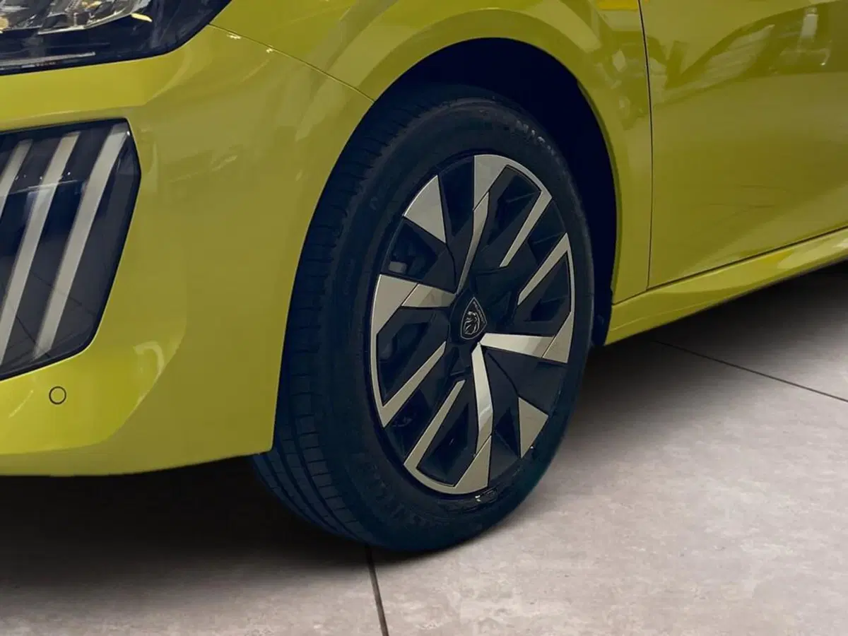Peugeot 208 nuova a Torino (15)