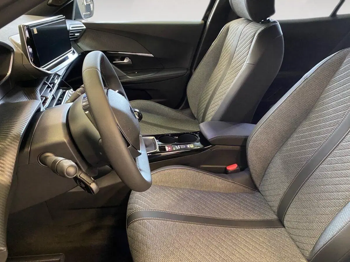 Peugeot 2008 nuova a Torino (7)