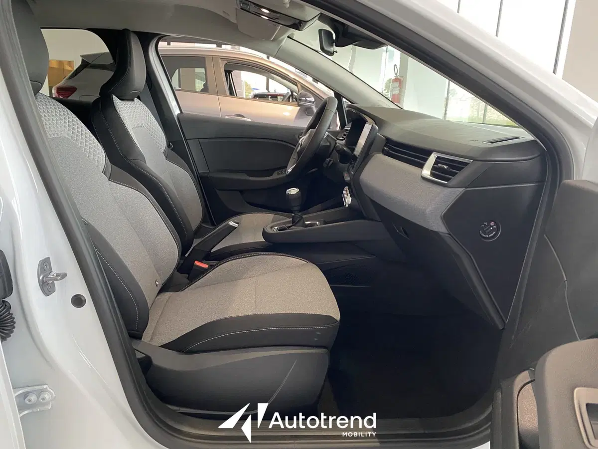 Mitsubishi Colt nuova a Bari (8)