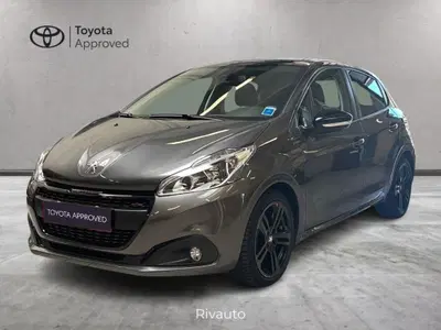 Peugeot 208 Turbo 110 EAT6 S&amp;S 5 porte GT Line del 2019 usata a Erba