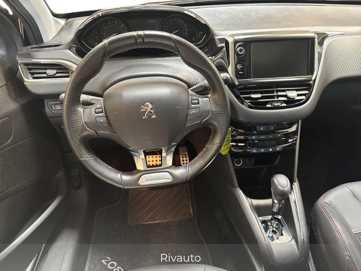Peugeot 208 usata a Como (7)