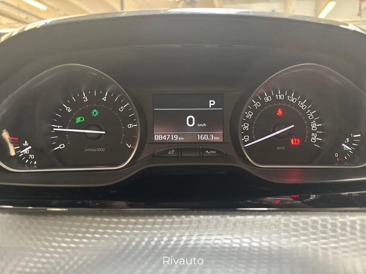 Peugeot 208 usata a Como (8)