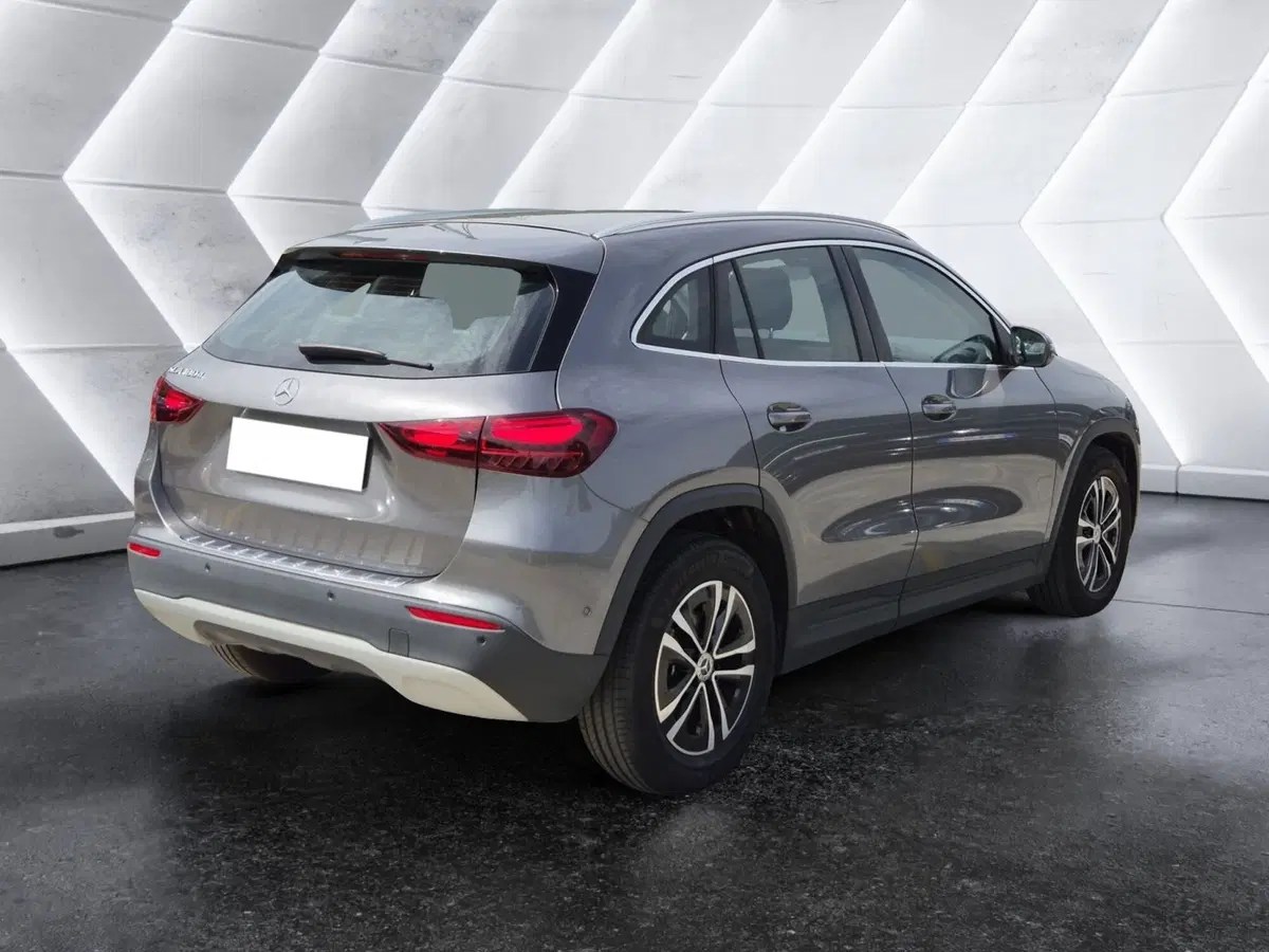 Mercedes-Benz GLA SUV usata  (4)