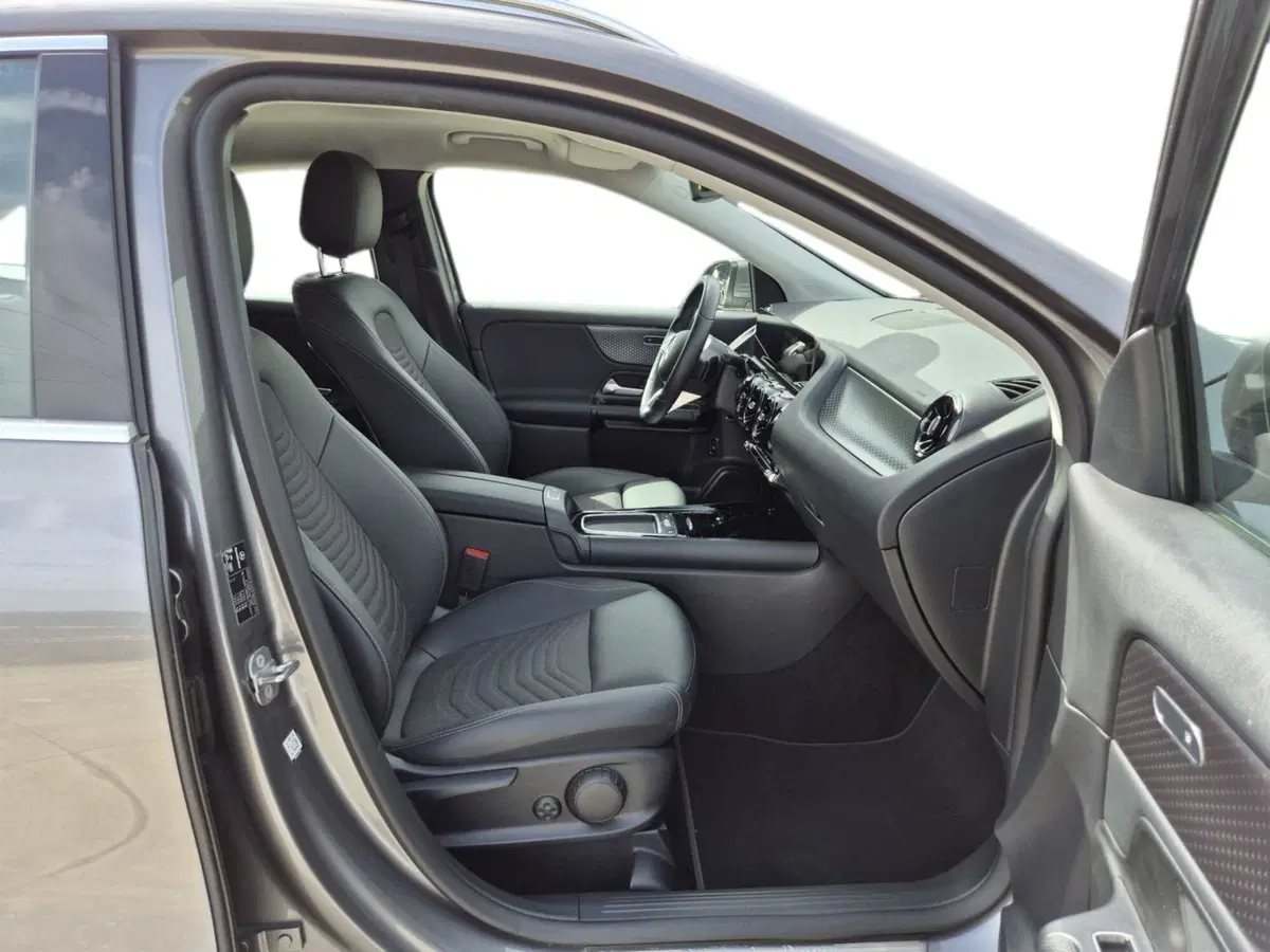Mercedes-Benz GLA SUV usata  (9)