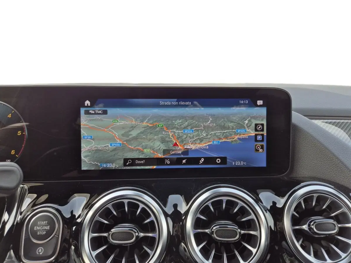 Mercedes-Benz GLA SUV usata  (11)