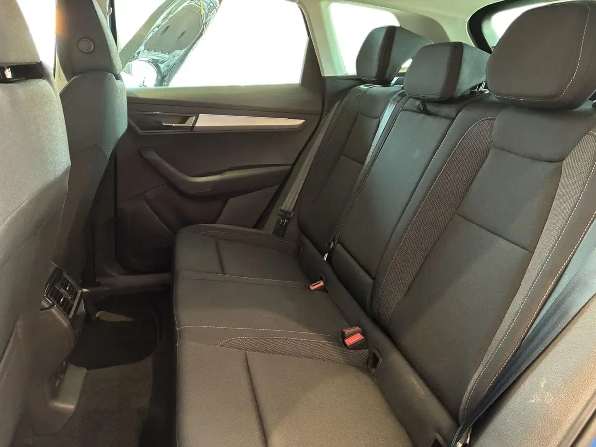 Skoda Karoq nuova a Prato (9)
