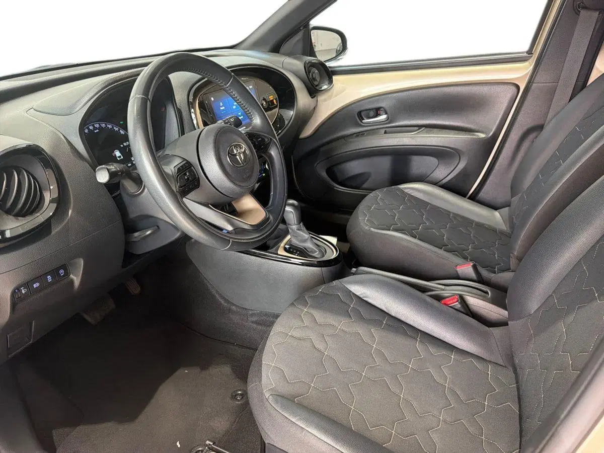 Toyota Aygo X usata a Catania (6)