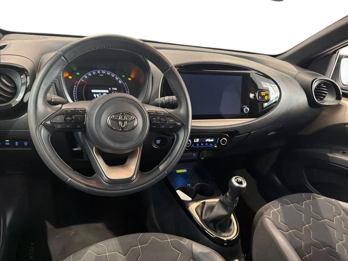 Toyota Aygo X usata a Ragusa (7)