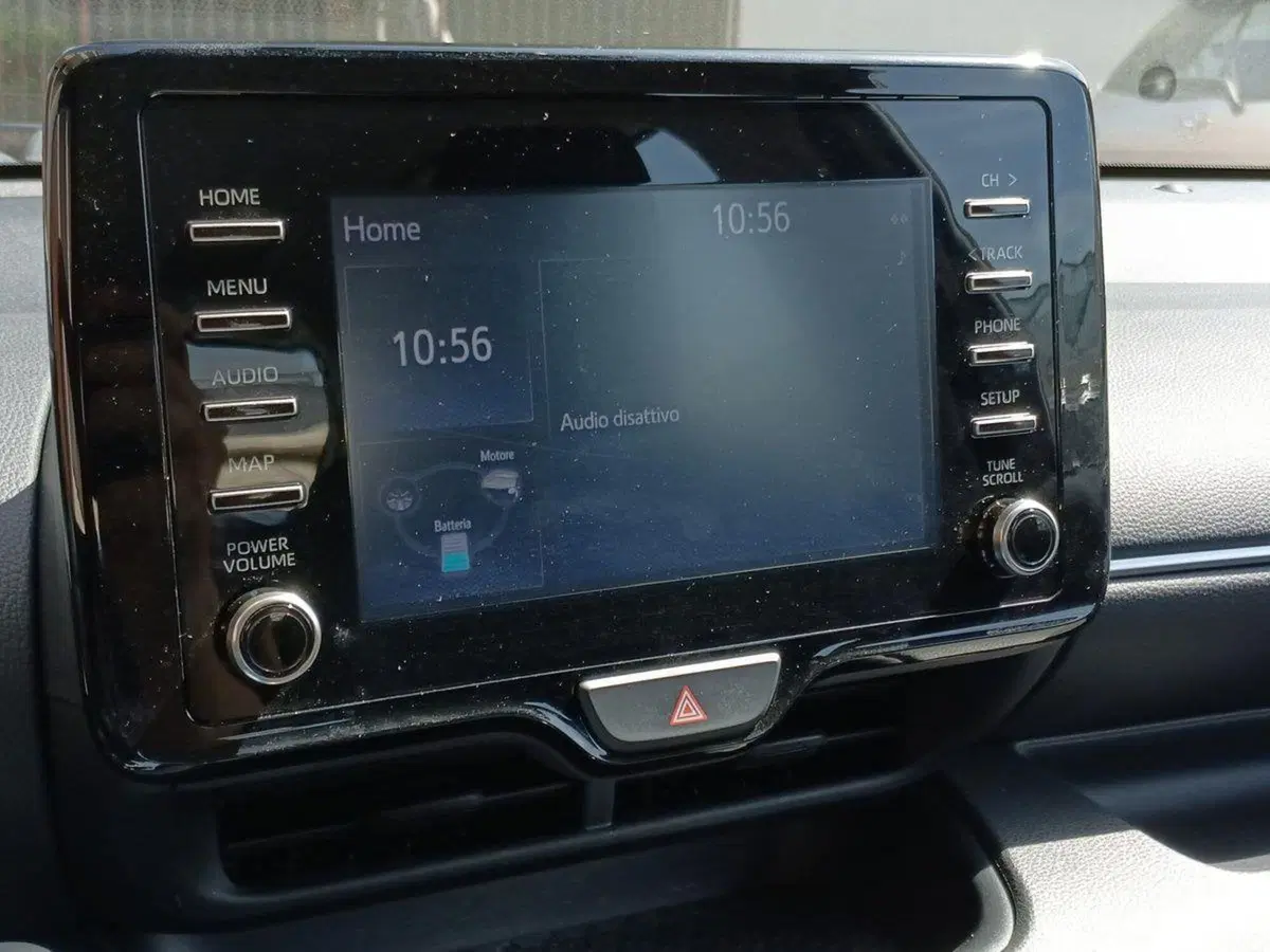 Toyota Yaris usata a Milano (10)