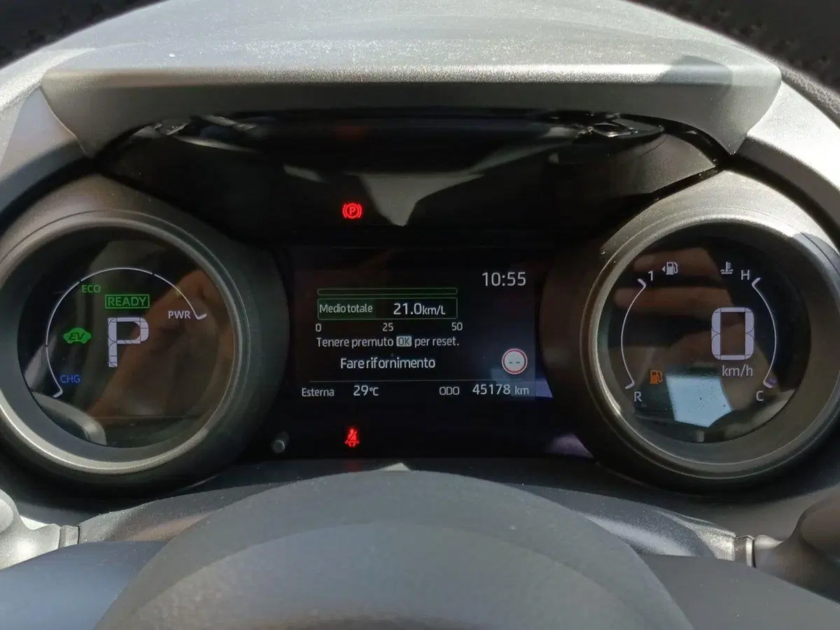Toyota Yaris usata a Milano (9)