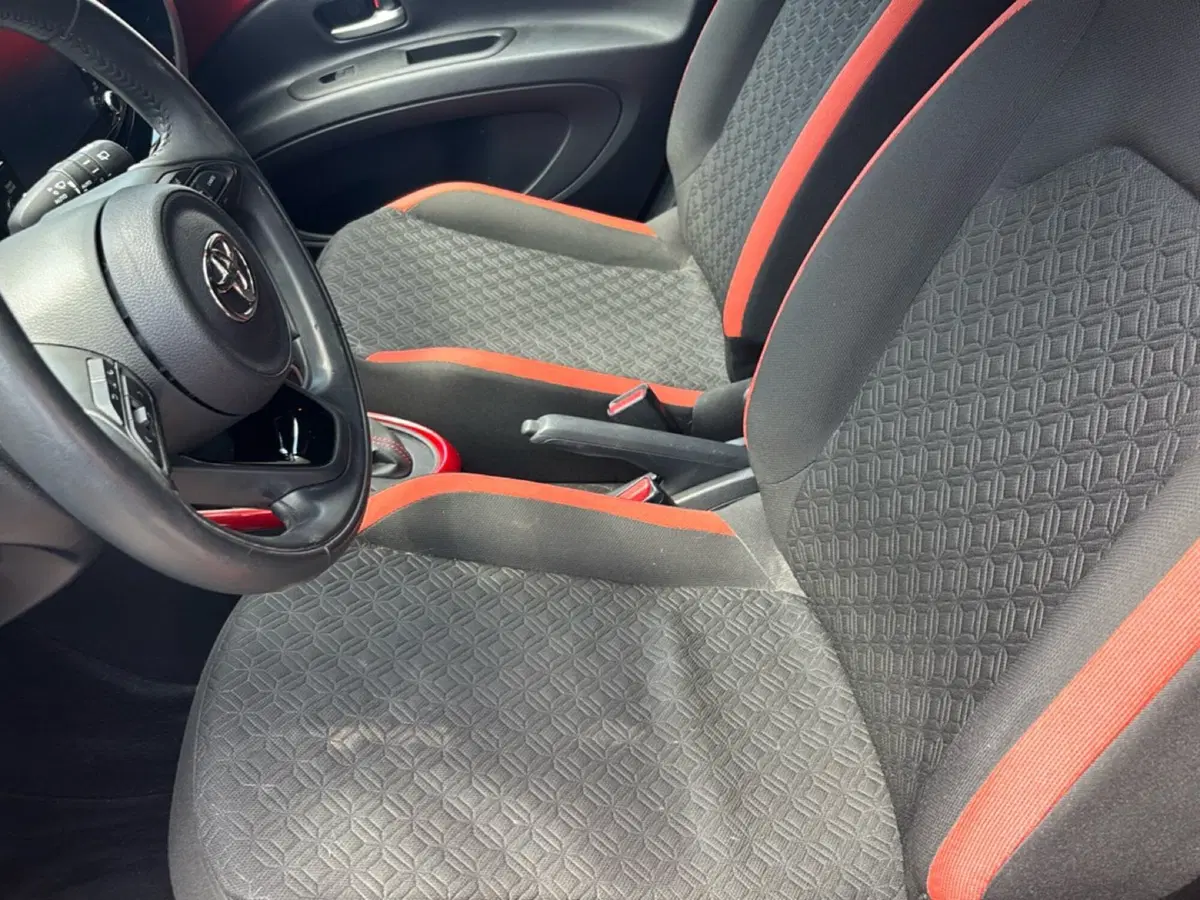 Toyota Aygo X usata a Bologna (7)