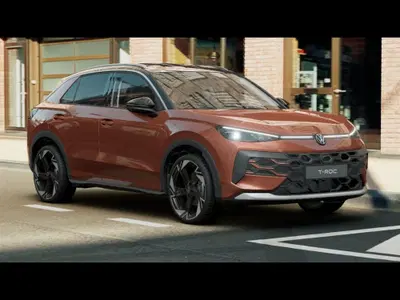Volkswagen T-Roc 1.5 etsi Style 115cv dsg nuova a Livorno