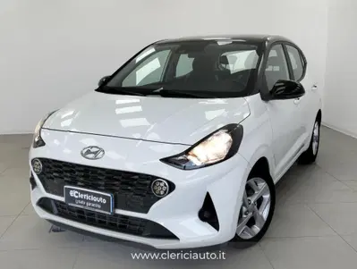 Hyundai i10 1.0 MPI Tech del 2022 usata a Lurate Caccivio