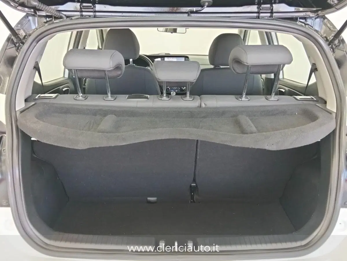 Hyundai i10 usata a Como (16)