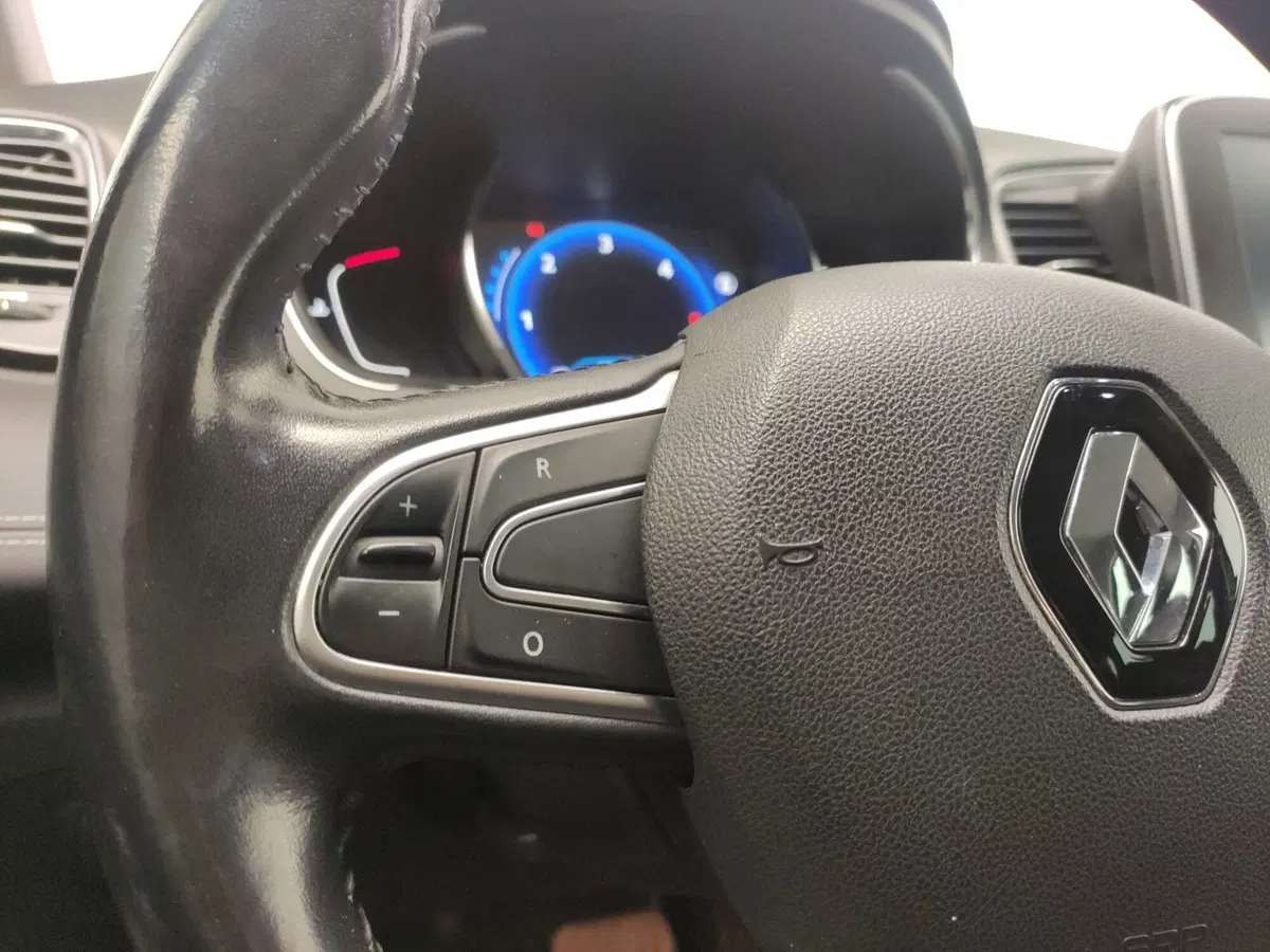 Renault Scénic usata a Avellino (18)