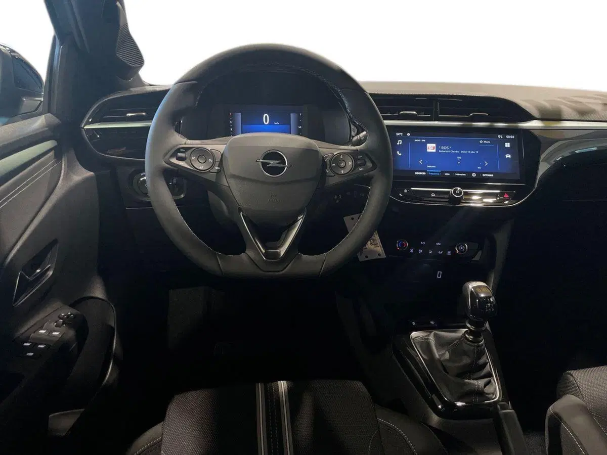 Opel Corsa nuova a Salerno (10)