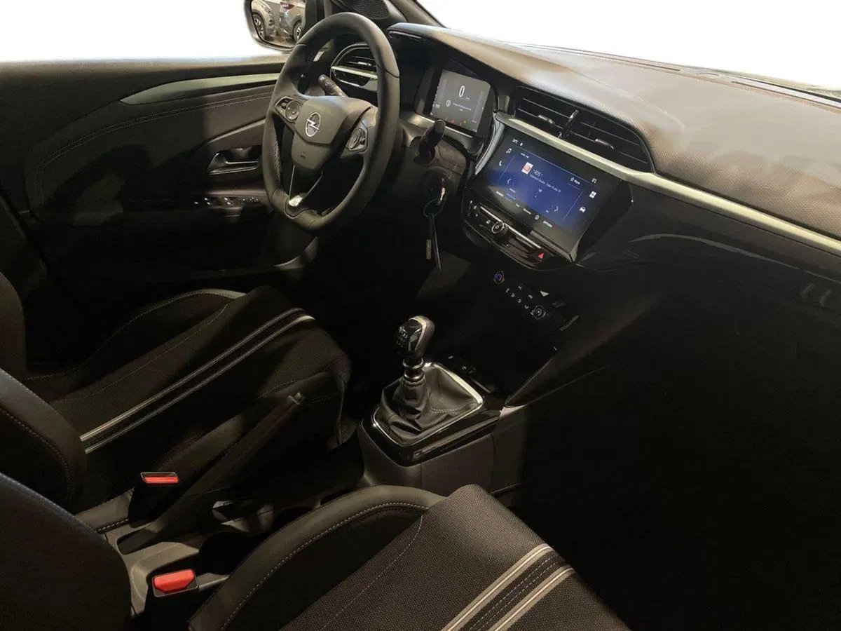 Opel Corsa nuova a Salerno (15)