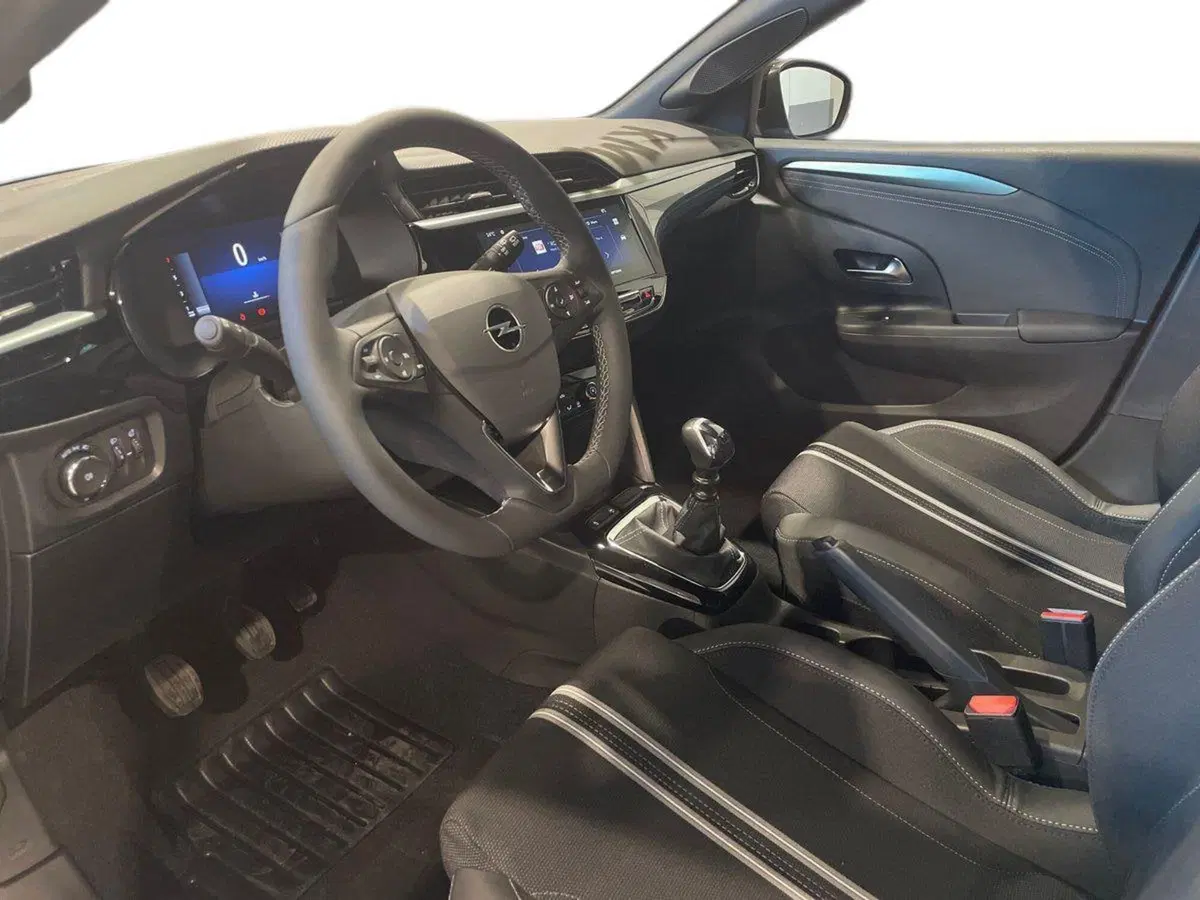 Opel Corsa nuova a Salerno (9)