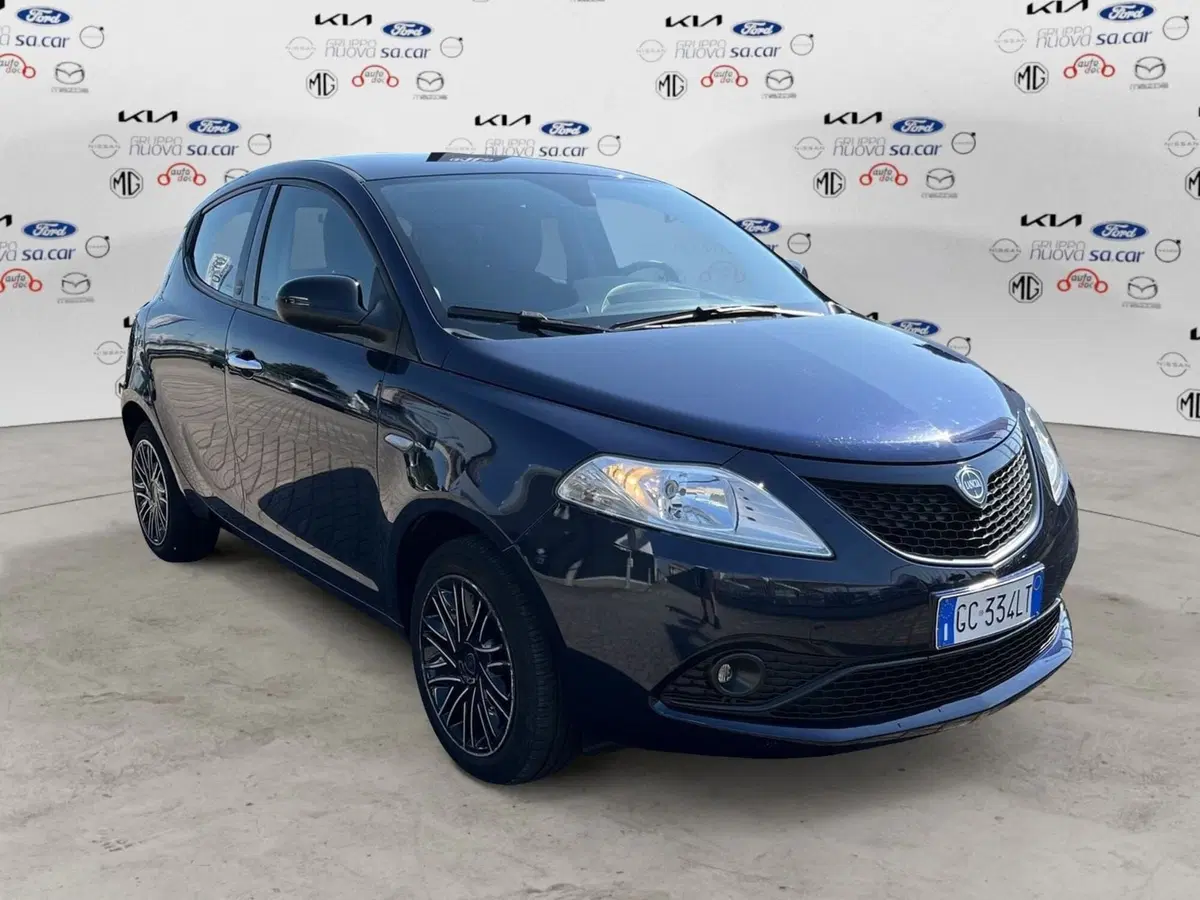Lancia Ypsilon usata a Vercelli (2)