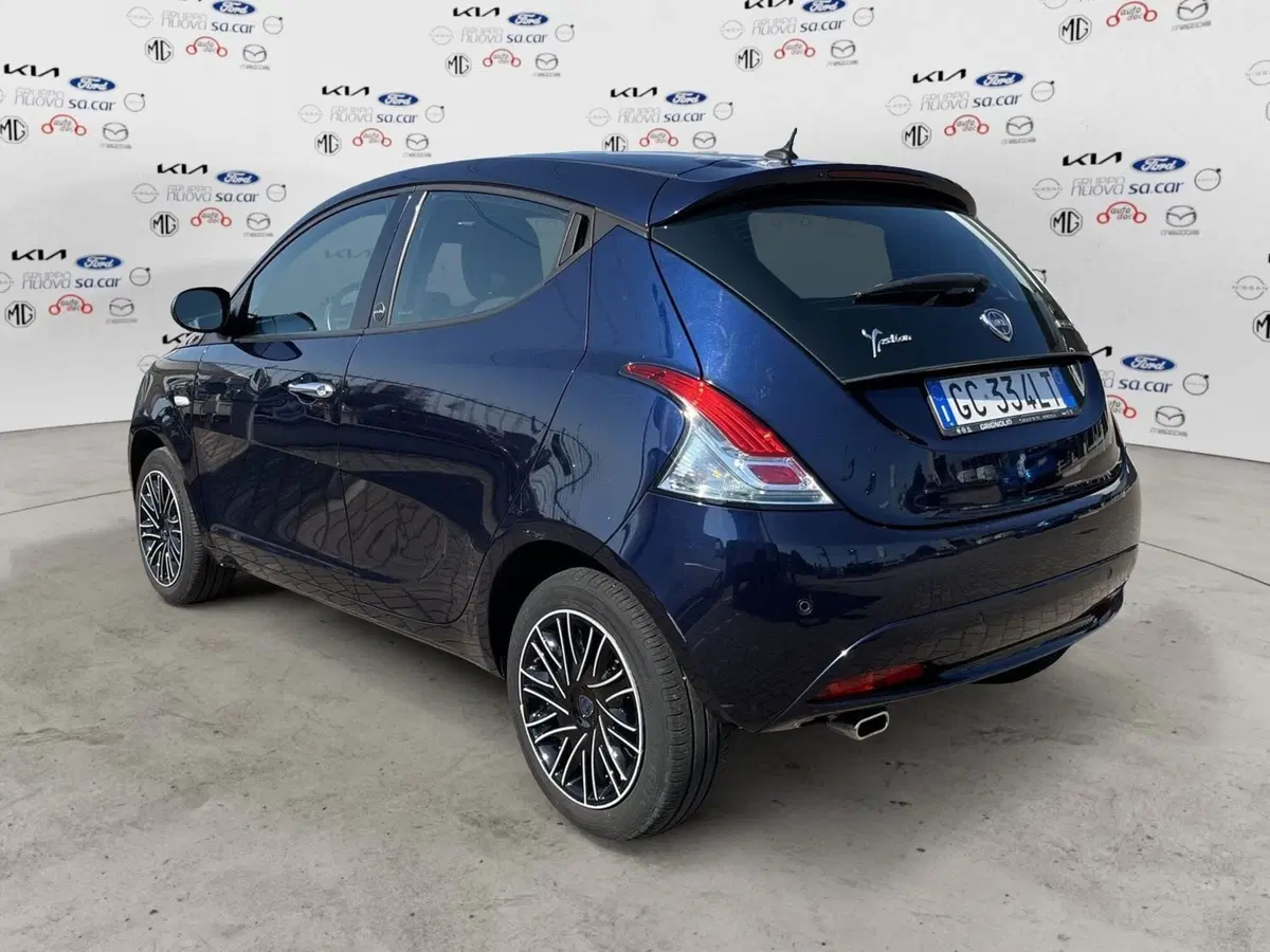 Lancia Ypsilon usata a Vercelli (4)