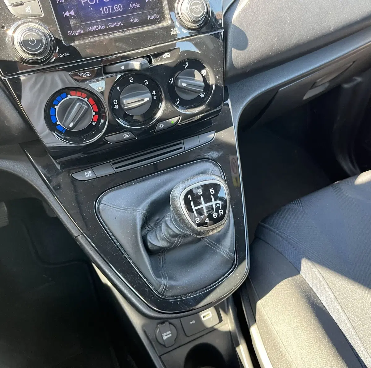 Lancia Ypsilon usata a Vercelli (9)