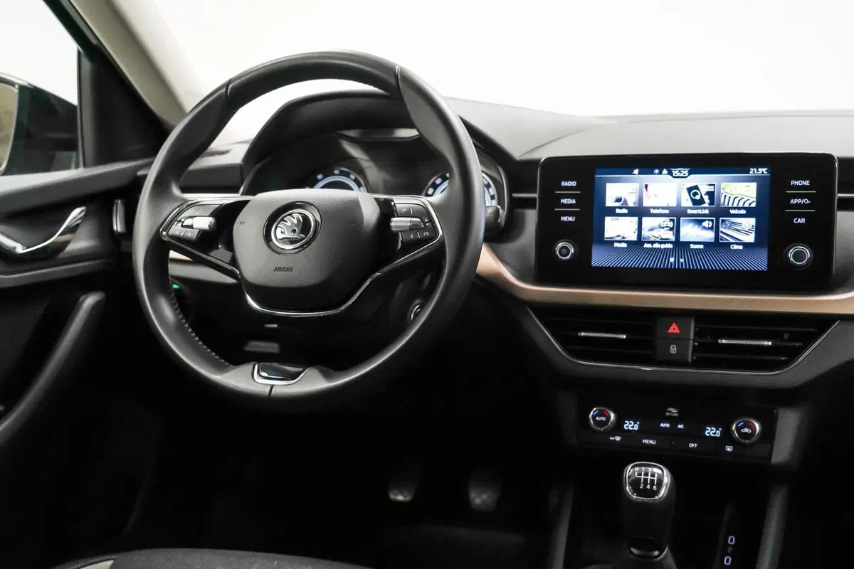Skoda Kamiq usata a Varese (11)