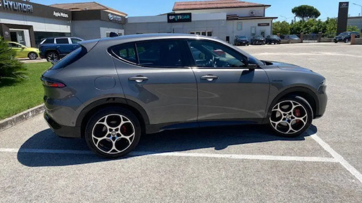 Alfa Romeo Tonale usata a Benevento (9)