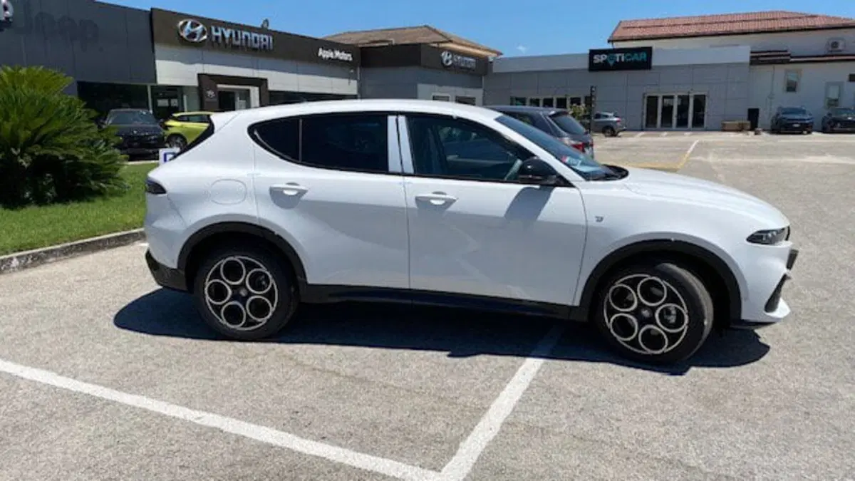 Alfa Romeo Tonale nuova a Benevento (11)