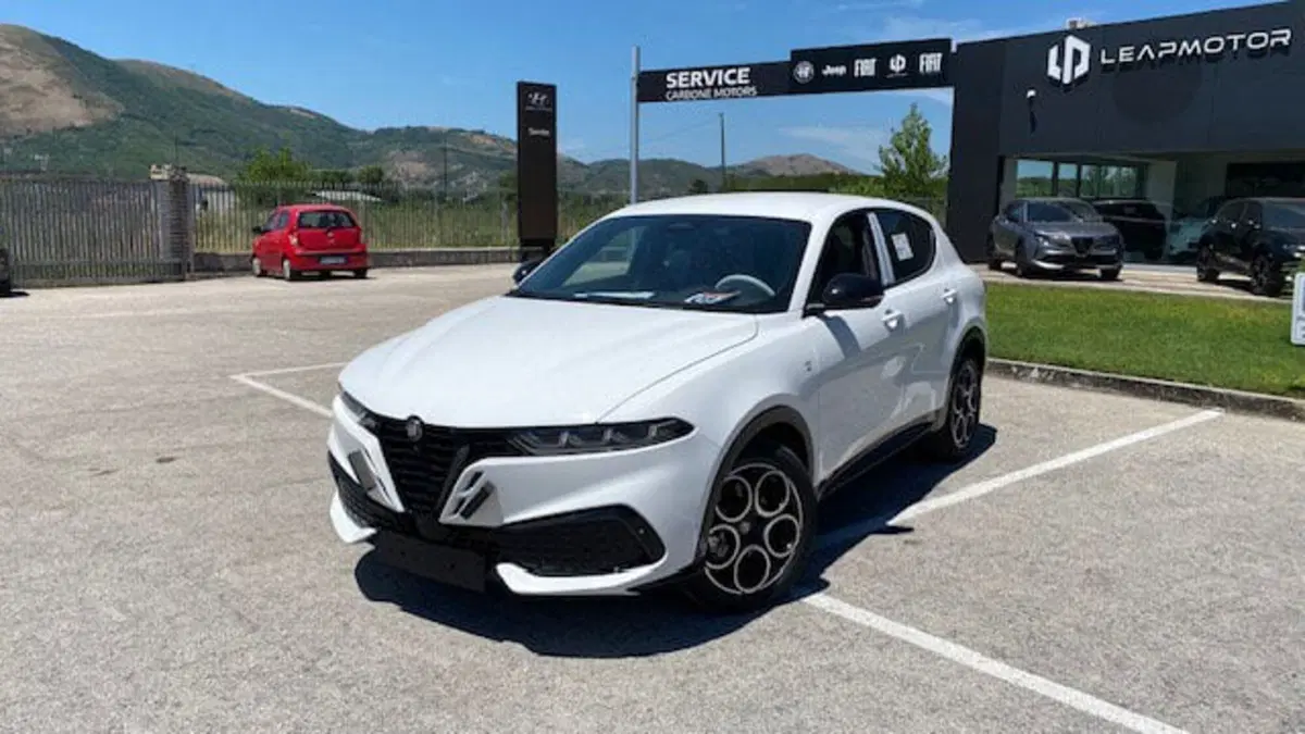 Alfa Romeo Tonale nuova a Benevento (3)