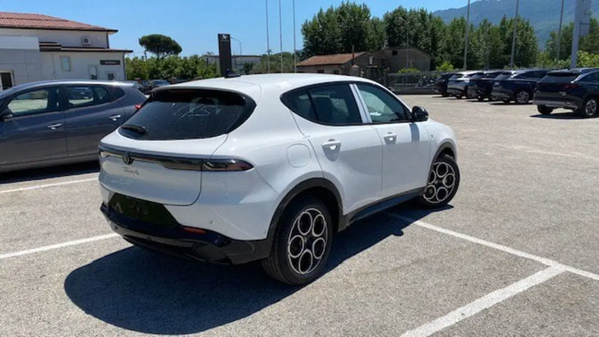 Alfa Romeo Tonale nuova a Benevento (9)