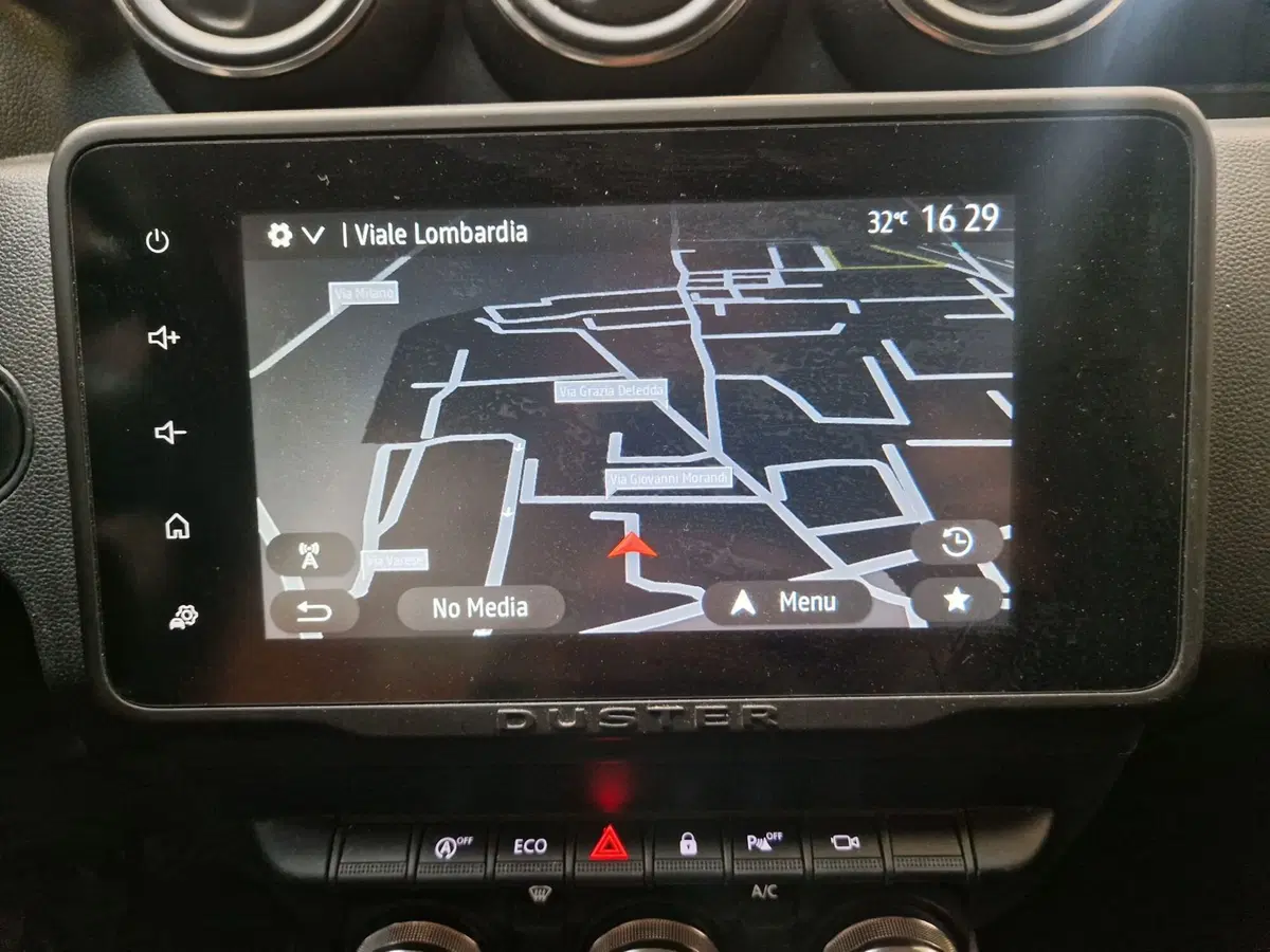 Dacia Duster usata a Varese (12)