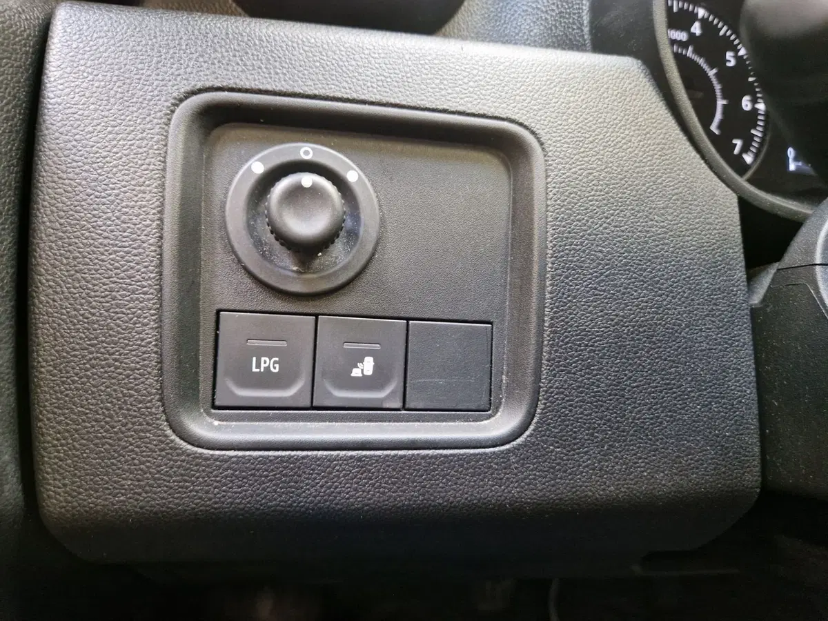 Dacia Duster usata a Varese (20)