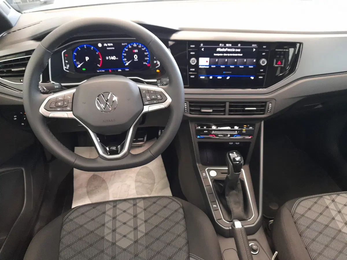 Volkswagen Taigo nuova a Bologna (16)