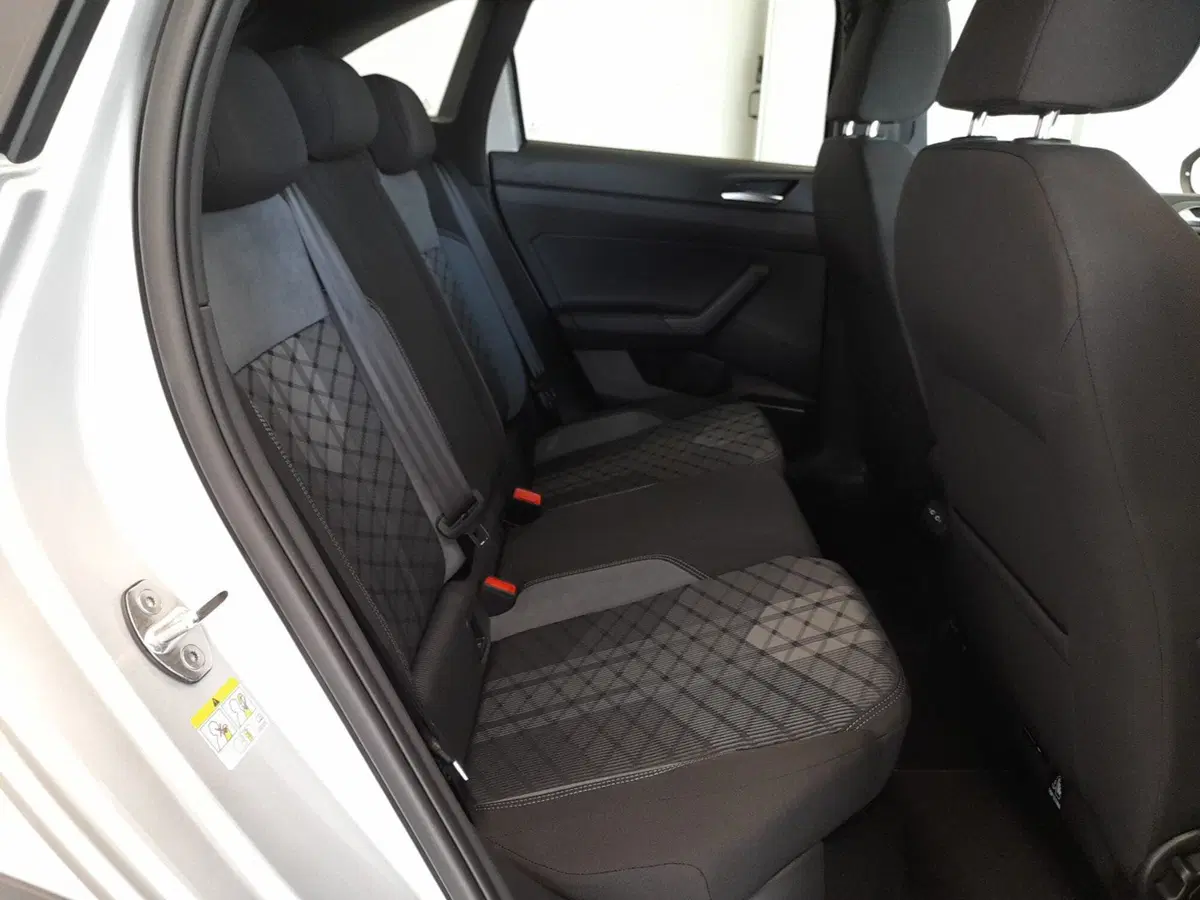 Volkswagen Taigo nuova a Bologna (19)