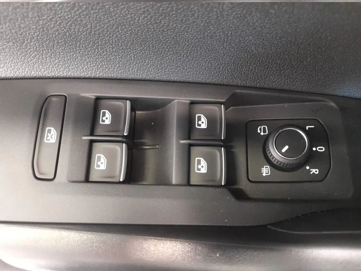 Volkswagen Taigo nuova a Bologna (9)