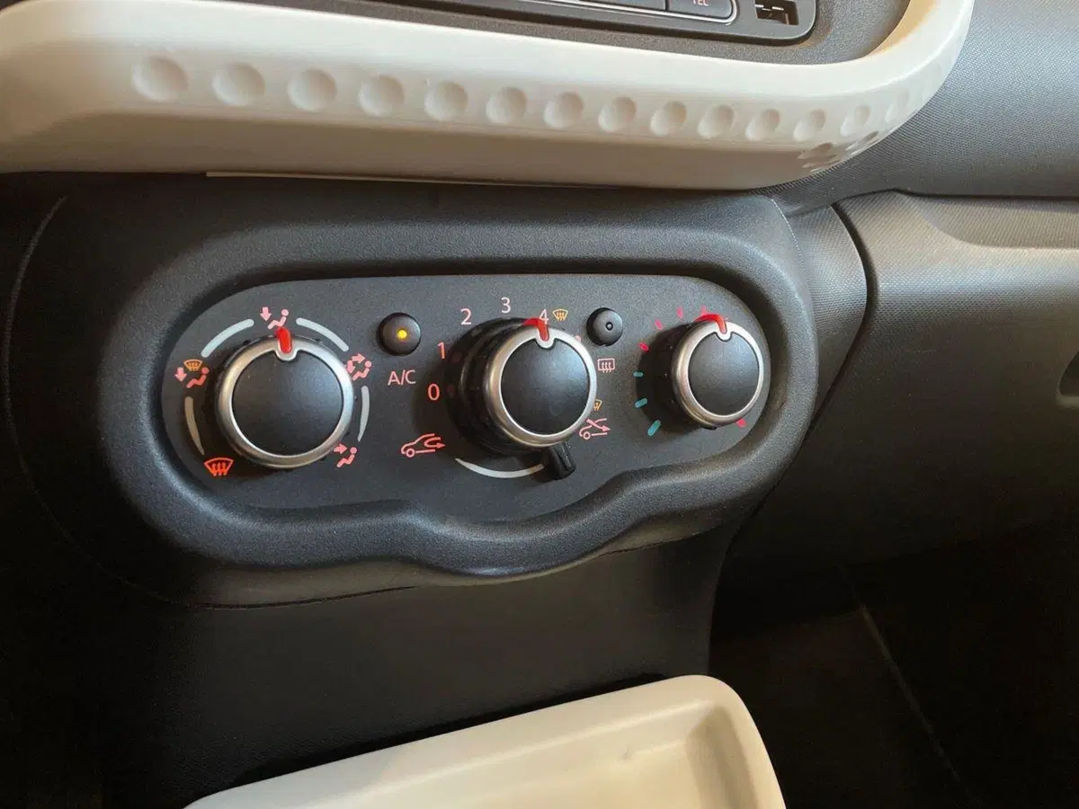 Renault Twingo usata a Prato (15)