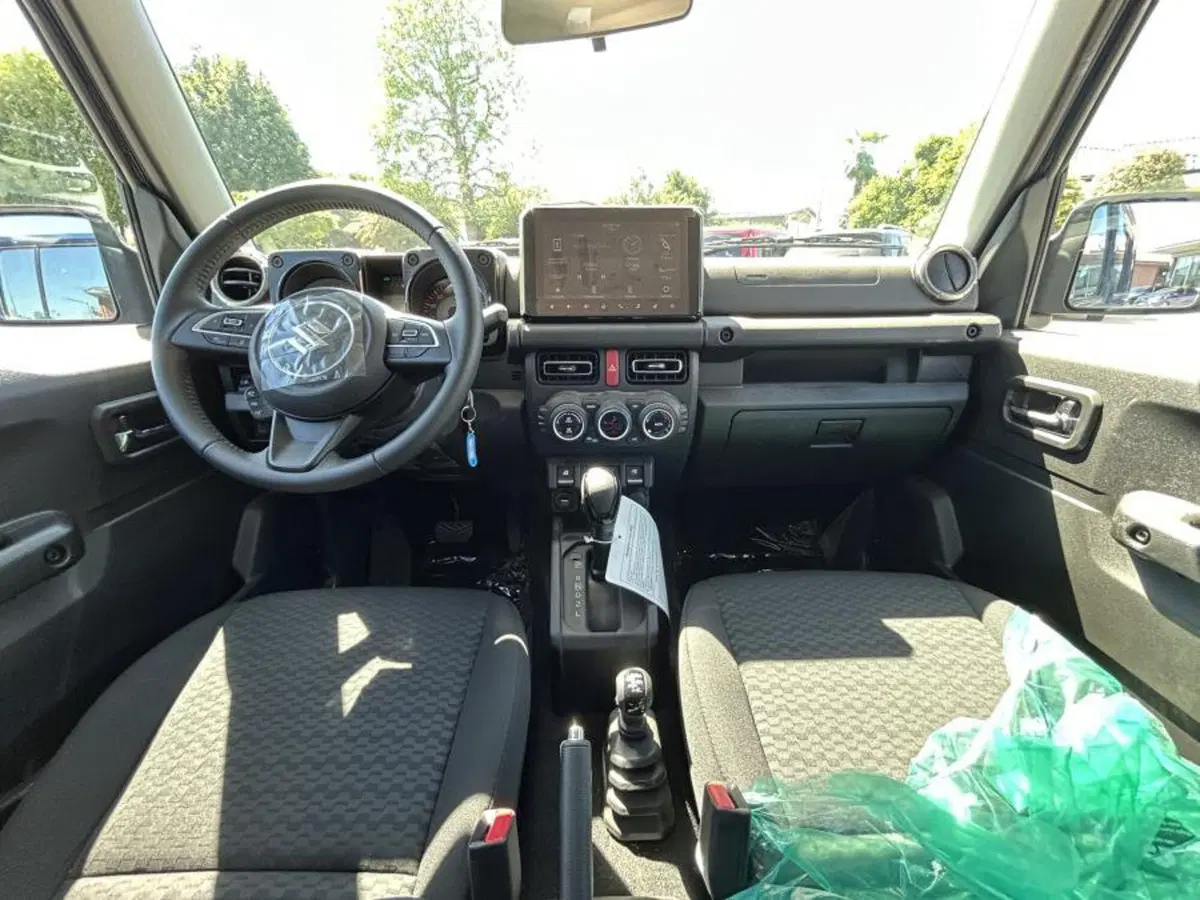 Suzuki Jimny nuova a Cuneo (11)