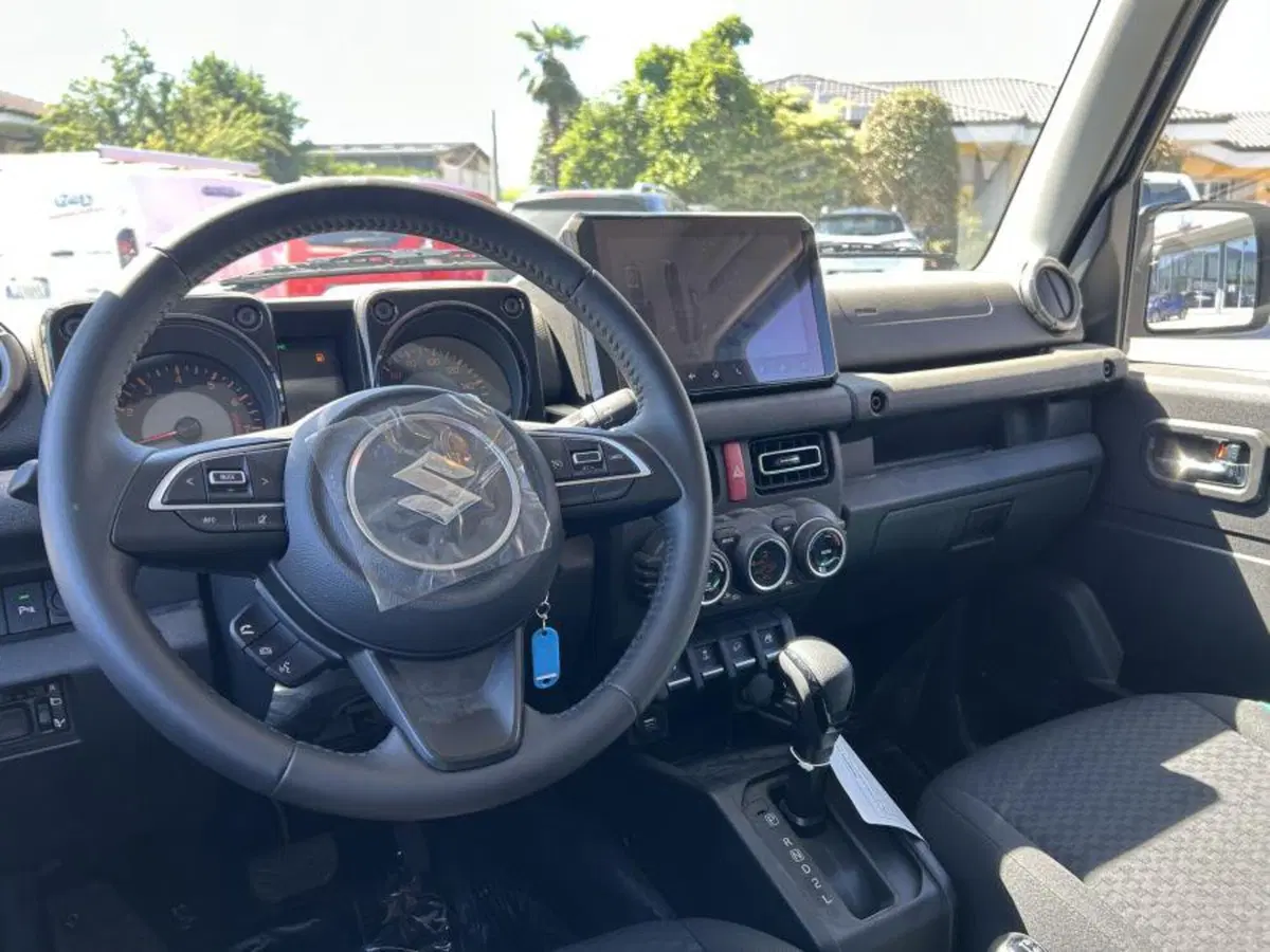 Suzuki Jimny nuova a Cuneo (12)