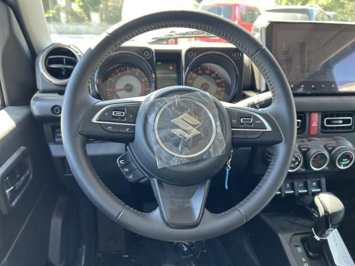 Suzuki Jimny nuova a Cuneo (13)