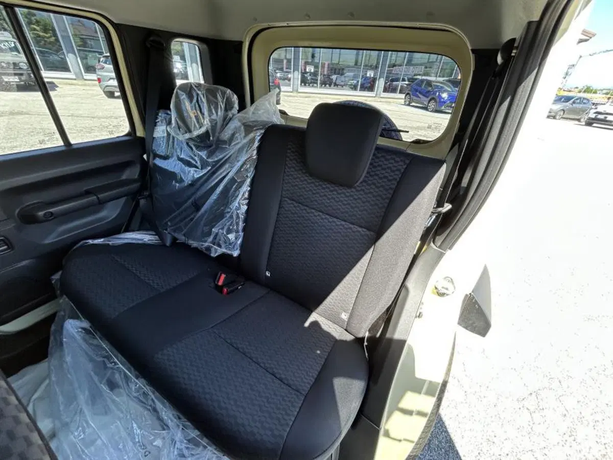 Suzuki Jimny nuova a Cuneo (10)