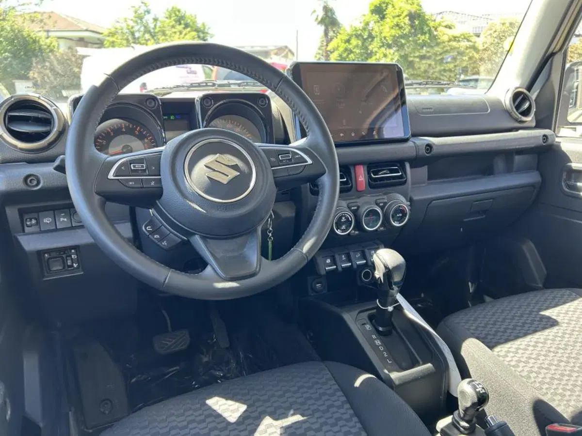 Suzuki Jimny nuova a Cuneo (12)