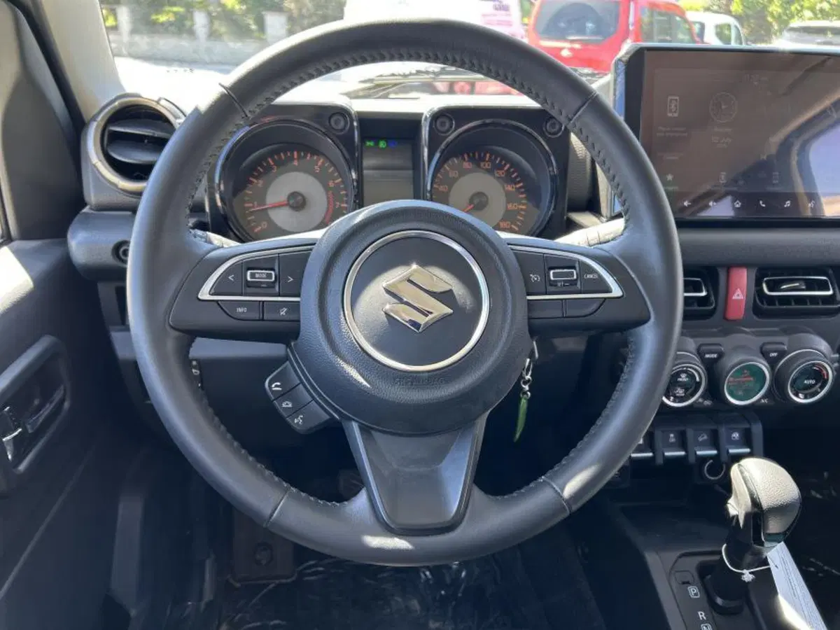 Suzuki Jimny nuova a Cuneo (13)
